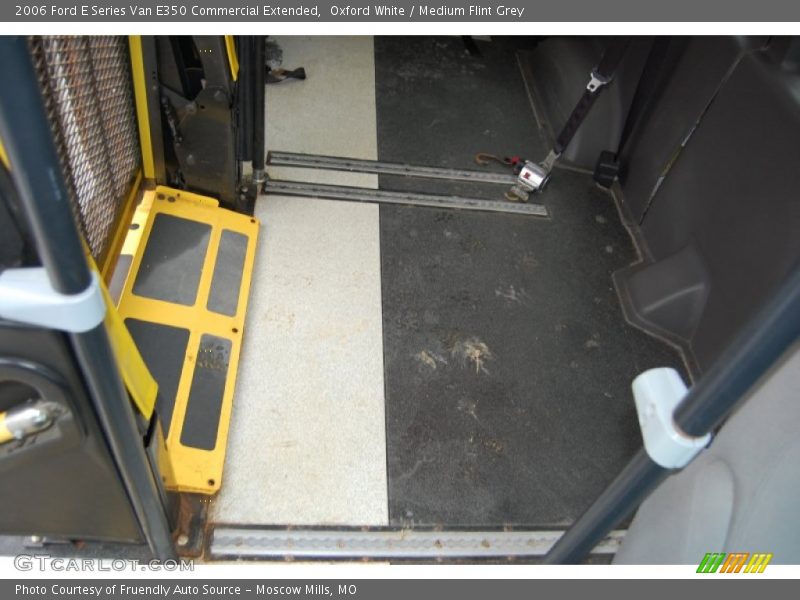 Oxford White / Medium Flint Grey 2006 Ford E Series Van E350 Commercial Extended