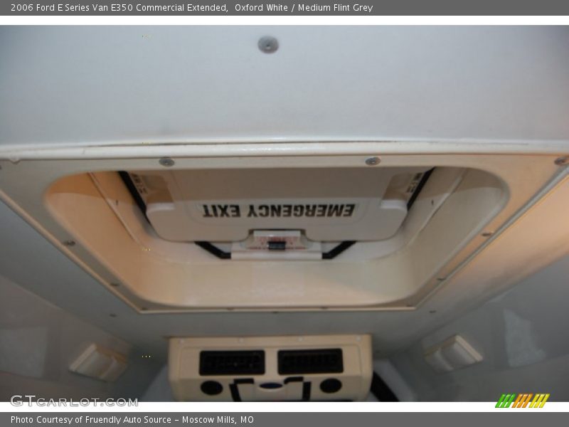 Oxford White / Medium Flint Grey 2006 Ford E Series Van E350 Commercial Extended