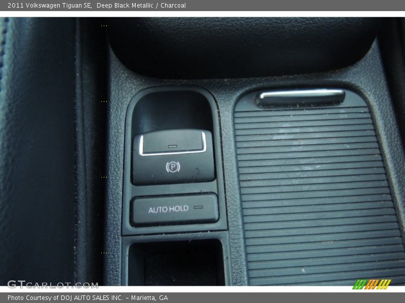 Deep Black Metallic / Charcoal 2011 Volkswagen Tiguan SE