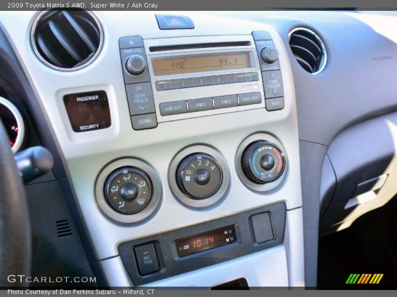 Super White / Ash Gray 2009 Toyota Matrix S AWD