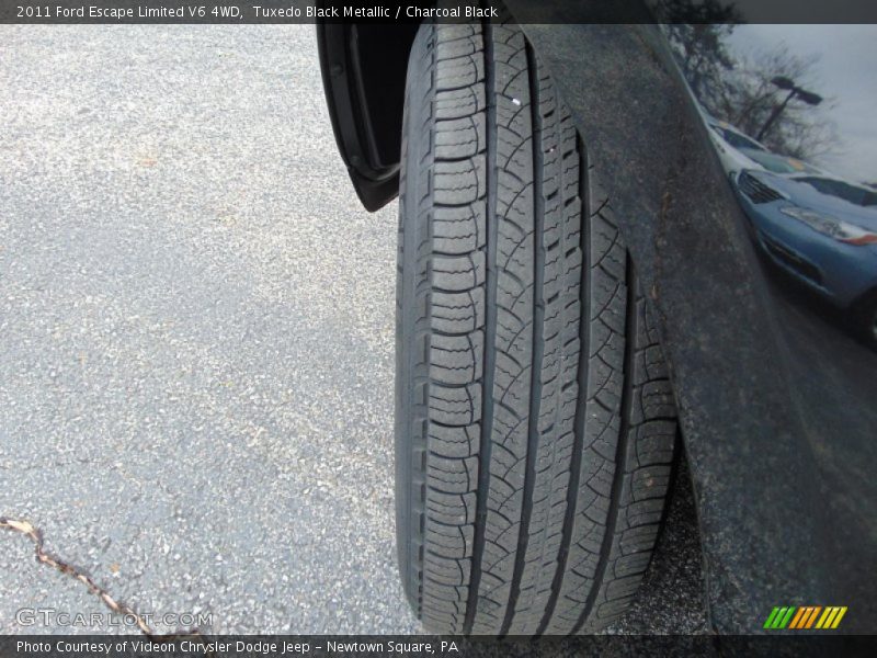 Tuxedo Black Metallic / Charcoal Black 2011 Ford Escape Limited V6 4WD