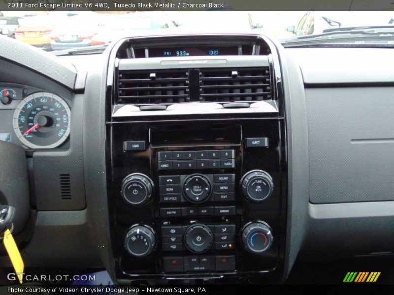 Tuxedo Black Metallic / Charcoal Black 2011 Ford Escape Limited V6 4WD