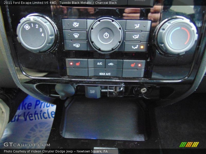 Tuxedo Black Metallic / Charcoal Black 2011 Ford Escape Limited V6 4WD