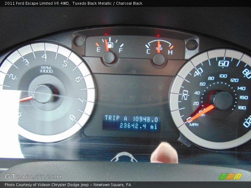 Tuxedo Black Metallic / Charcoal Black 2011 Ford Escape Limited V6 4WD