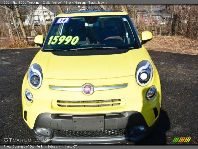 Giallo (Yellow) / Black/Marrone (Black/Brown) 2014 Fiat 500L Trekking
