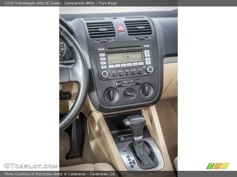 Campanella White / Pure Beige 2008 Volkswagen Jetta SE Sedan