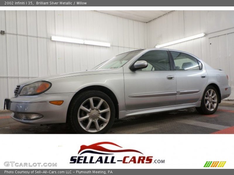 Brilliant Silver Metallic / Willow 2002 Infiniti I 35