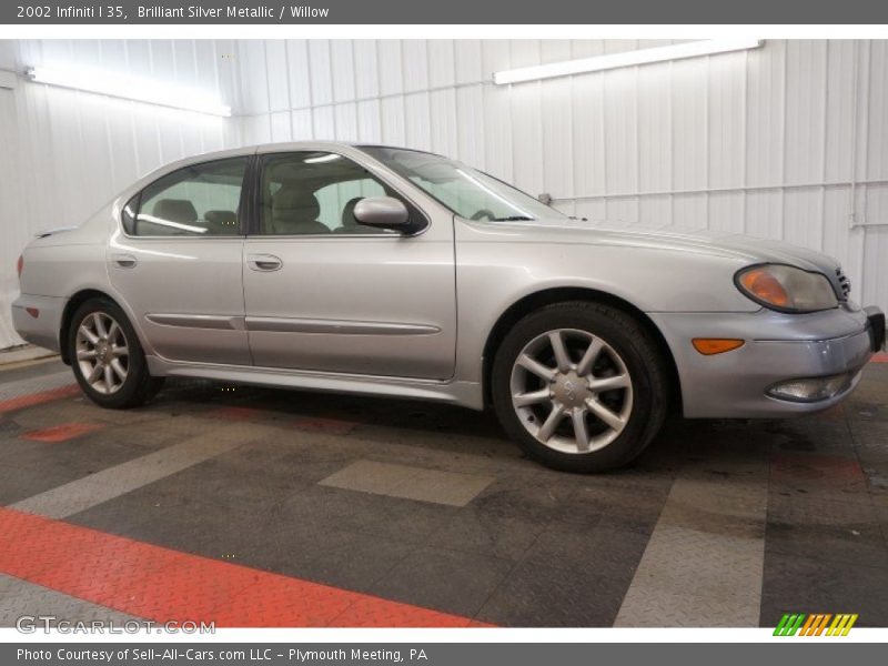 Brilliant Silver Metallic / Willow 2002 Infiniti I 35