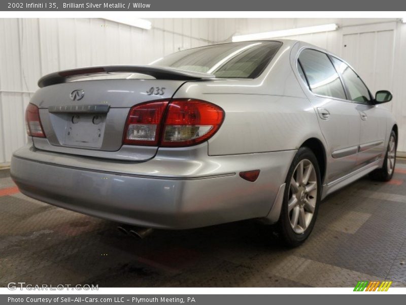 Brilliant Silver Metallic / Willow 2002 Infiniti I 35