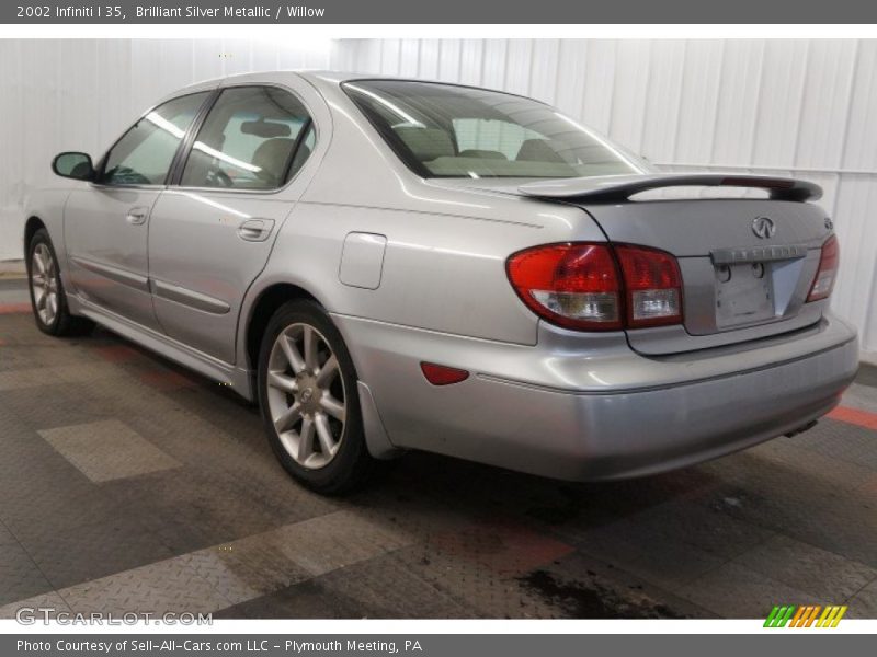 Brilliant Silver Metallic / Willow 2002 Infiniti I 35