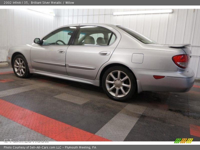 Brilliant Silver Metallic / Willow 2002 Infiniti I 35