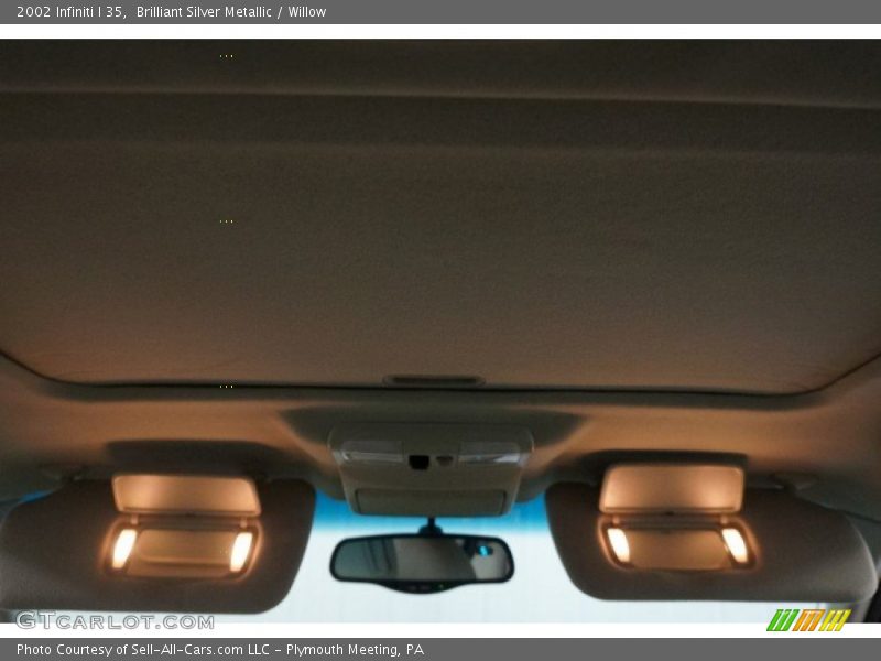 Brilliant Silver Metallic / Willow 2002 Infiniti I 35