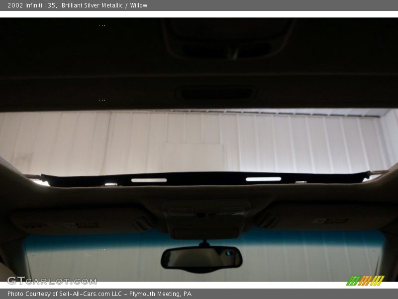 Brilliant Silver Metallic / Willow 2002 Infiniti I 35