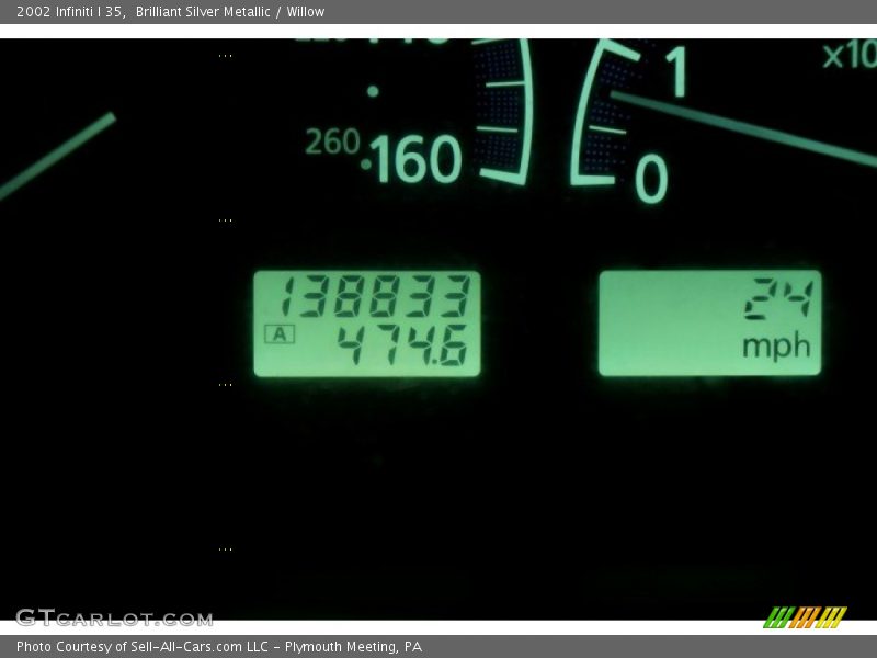 Brilliant Silver Metallic / Willow 2002 Infiniti I 35