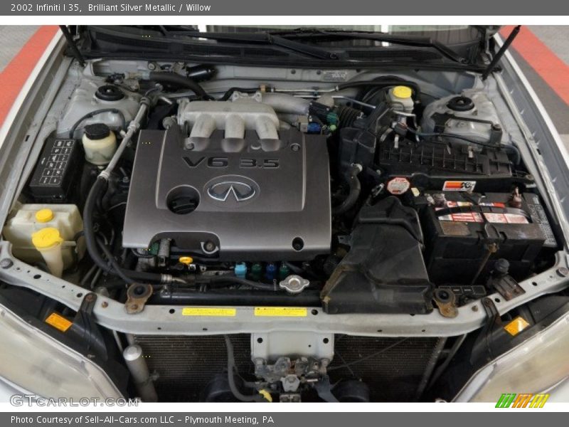 Brilliant Silver Metallic / Willow 2002 Infiniti I 35