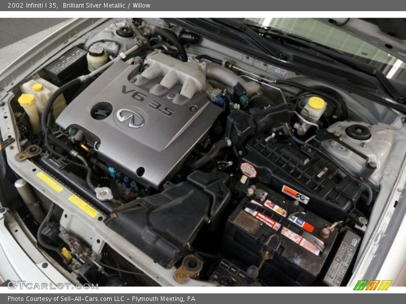 Brilliant Silver Metallic / Willow 2002 Infiniti I 35
