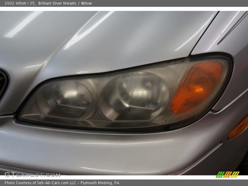 Brilliant Silver Metallic / Willow 2002 Infiniti I 35