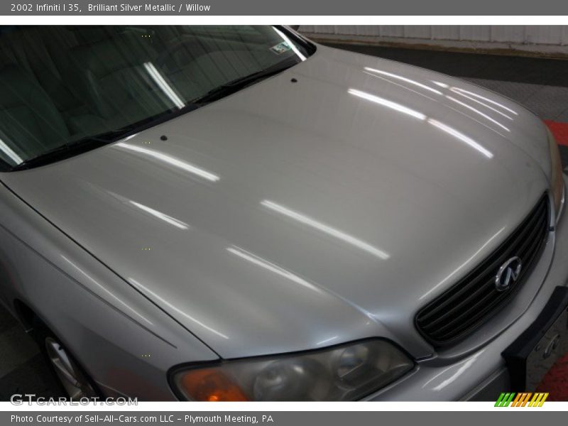 Brilliant Silver Metallic / Willow 2002 Infiniti I 35