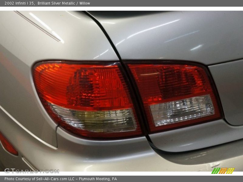Brilliant Silver Metallic / Willow 2002 Infiniti I 35
