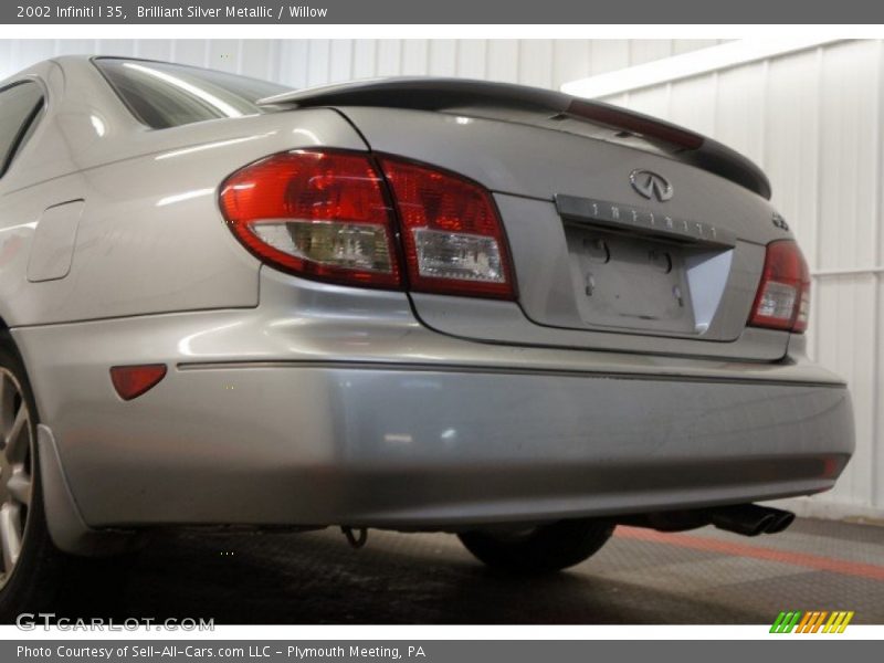 Brilliant Silver Metallic / Willow 2002 Infiniti I 35