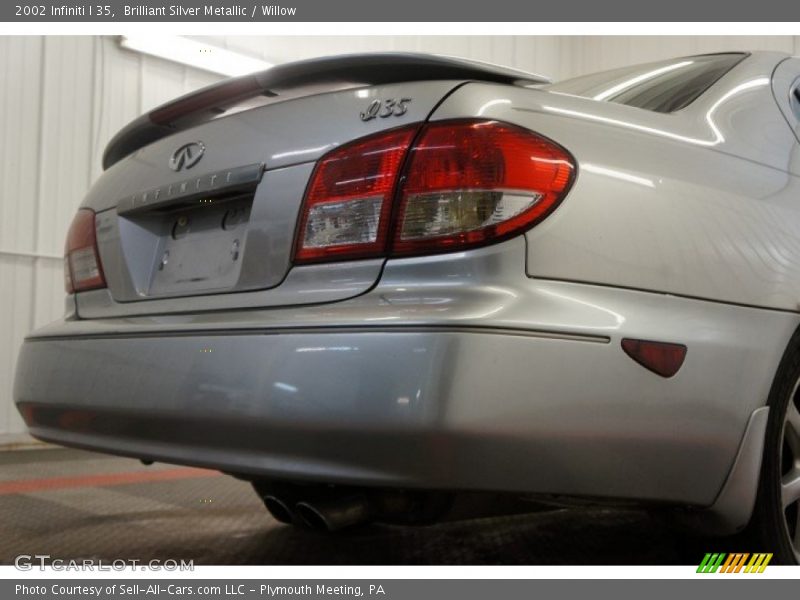 Brilliant Silver Metallic / Willow 2002 Infiniti I 35