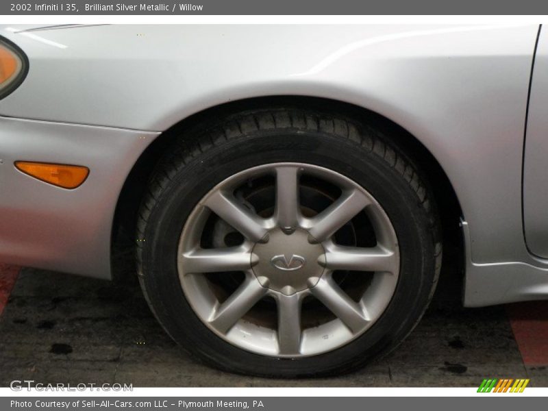 Brilliant Silver Metallic / Willow 2002 Infiniti I 35