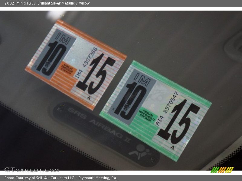 Brilliant Silver Metallic / Willow 2002 Infiniti I 35
