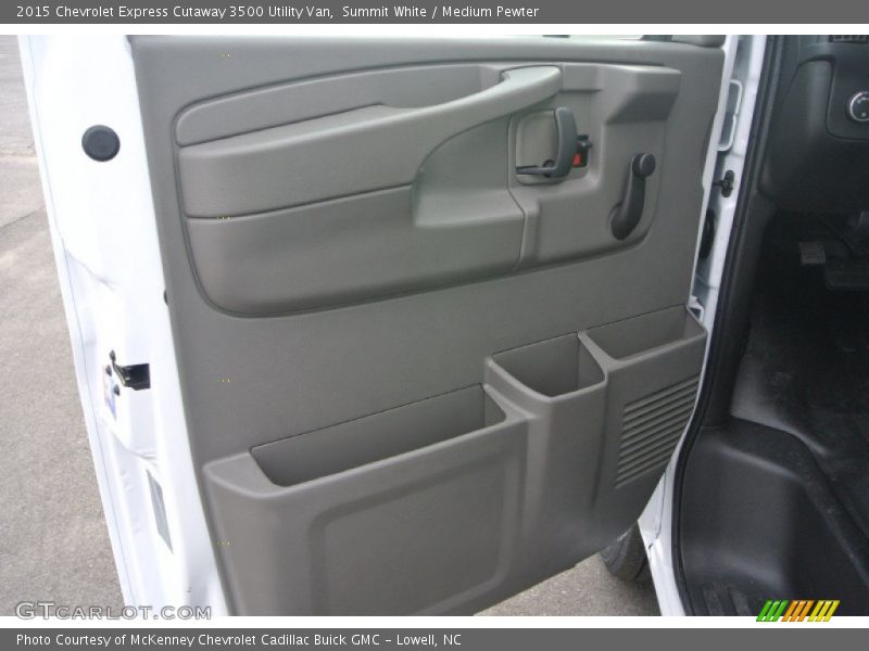 Summit White / Medium Pewter 2015 Chevrolet Express Cutaway 3500 Utility Van
