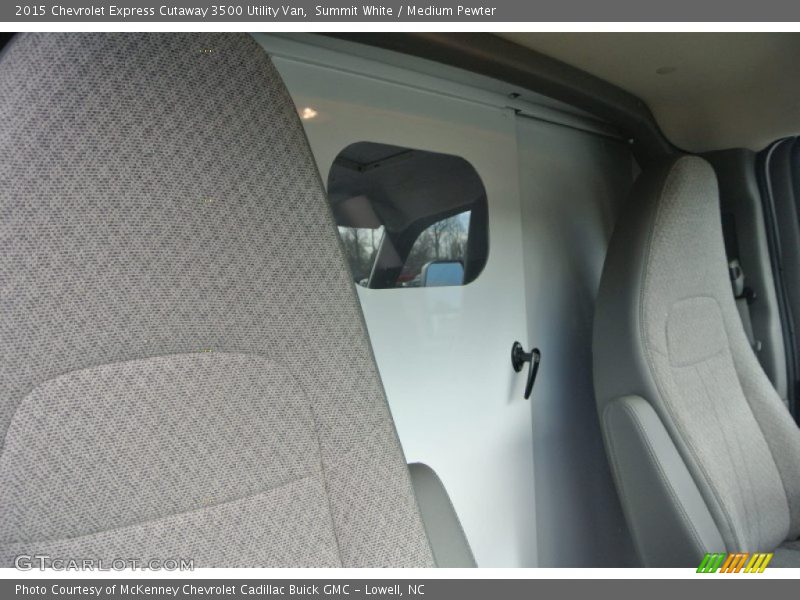 Summit White / Medium Pewter 2015 Chevrolet Express Cutaway 3500 Utility Van