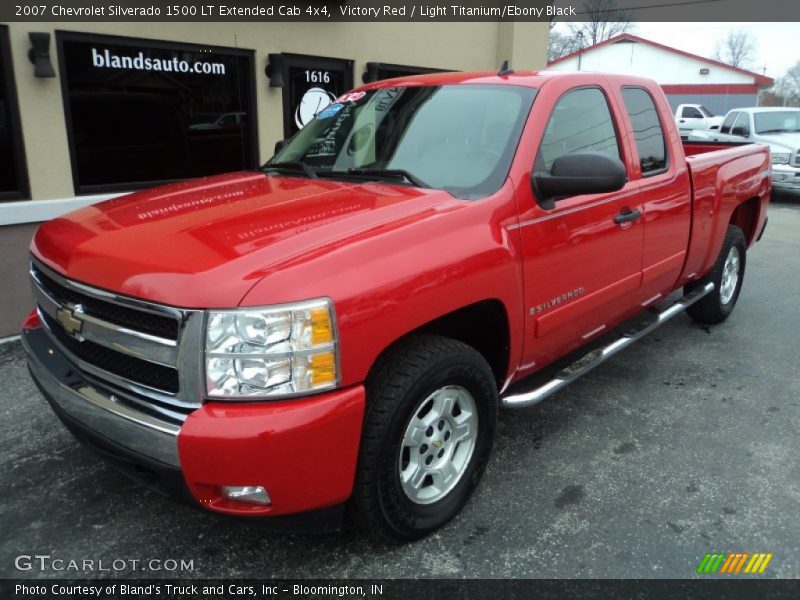 Victory Red / Light Titanium/Ebony Black 2007 Chevrolet Silverado 1500 LT Extended Cab 4x4