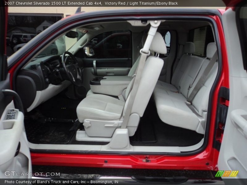  2007 Silverado 1500 LT Extended Cab 4x4 Light Titanium/Ebony Black Interior