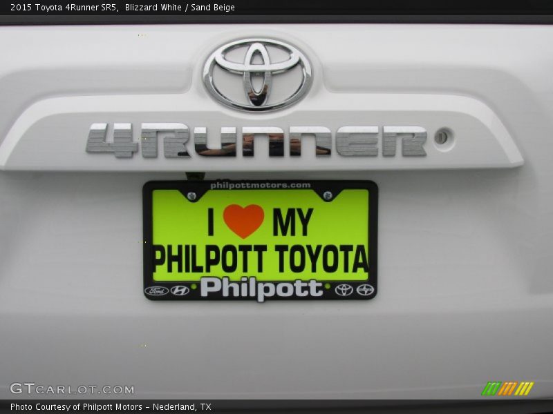 Blizzard White / Sand Beige 2015 Toyota 4Runner SR5