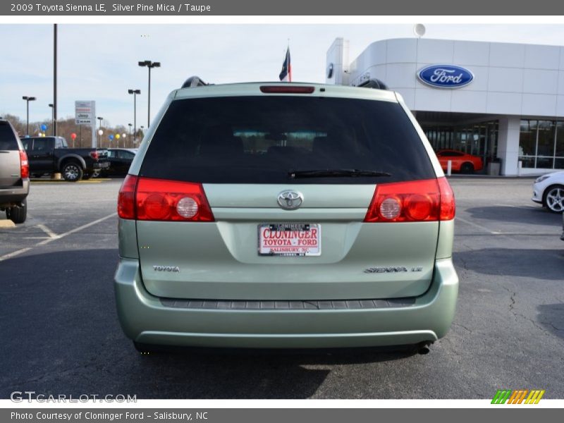 Silver Pine Mica / Taupe 2009 Toyota Sienna LE