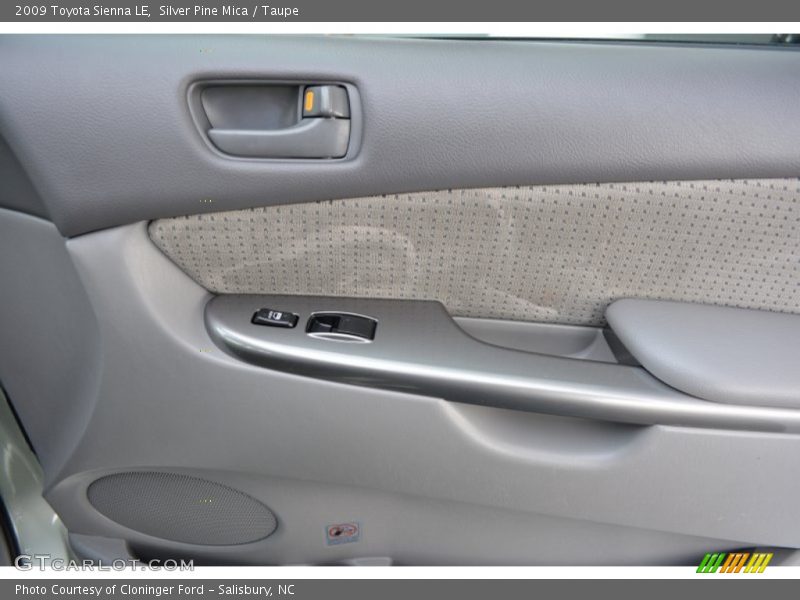 Silver Pine Mica / Taupe 2009 Toyota Sienna LE