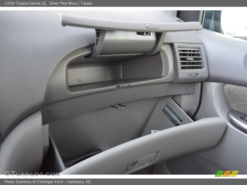 Silver Pine Mica / Taupe 2009 Toyota Sienna LE