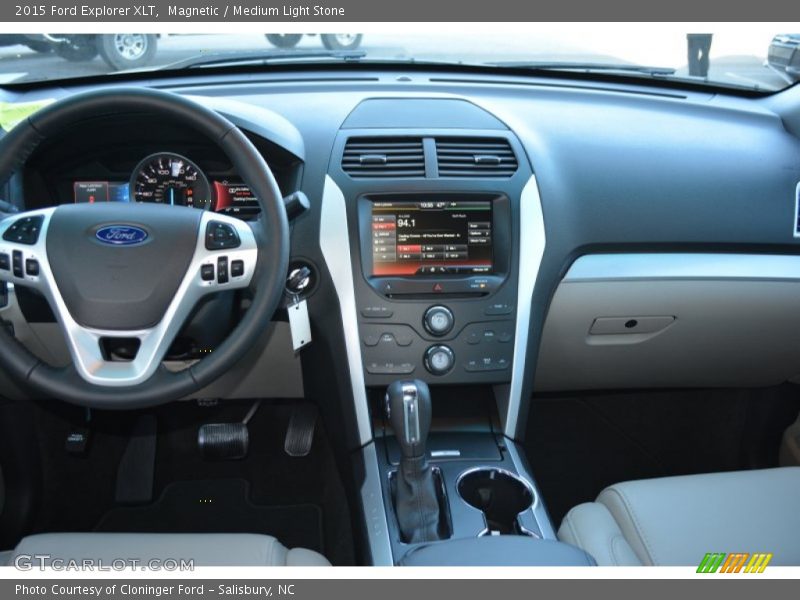 Magnetic / Medium Light Stone 2015 Ford Explorer XLT