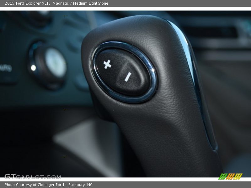 Magnetic / Medium Light Stone 2015 Ford Explorer XLT