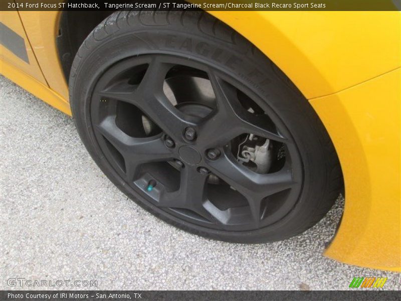 Tangerine Scream / ST Tangerine Scream/Charcoal Black Recaro Sport Seats 2014 Ford Focus ST Hatchback