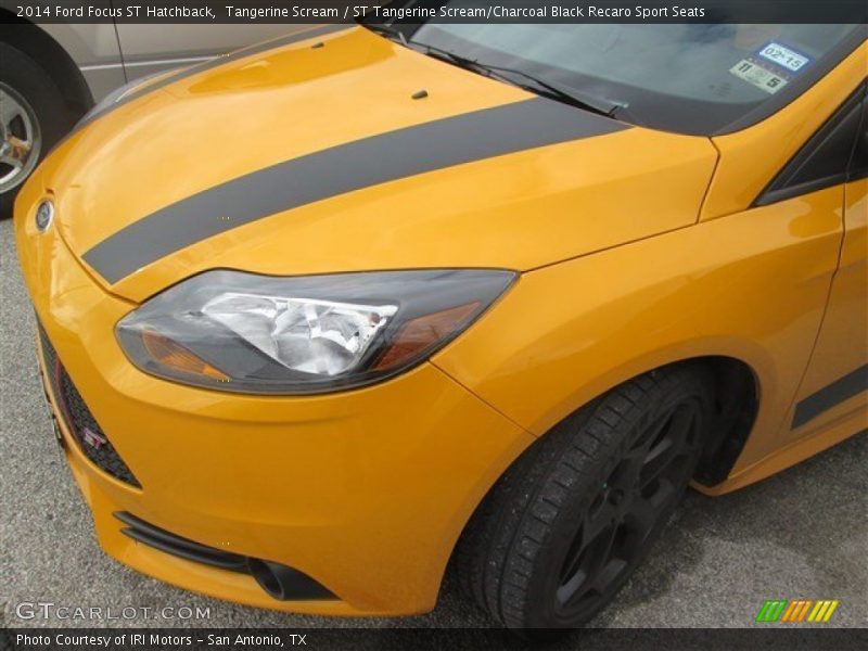 Tangerine Scream / ST Tangerine Scream/Charcoal Black Recaro Sport Seats 2014 Ford Focus ST Hatchback