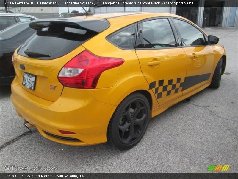 Tangerine Scream / ST Tangerine Scream/Charcoal Black Recaro Sport Seats 2014 Ford Focus ST Hatchback