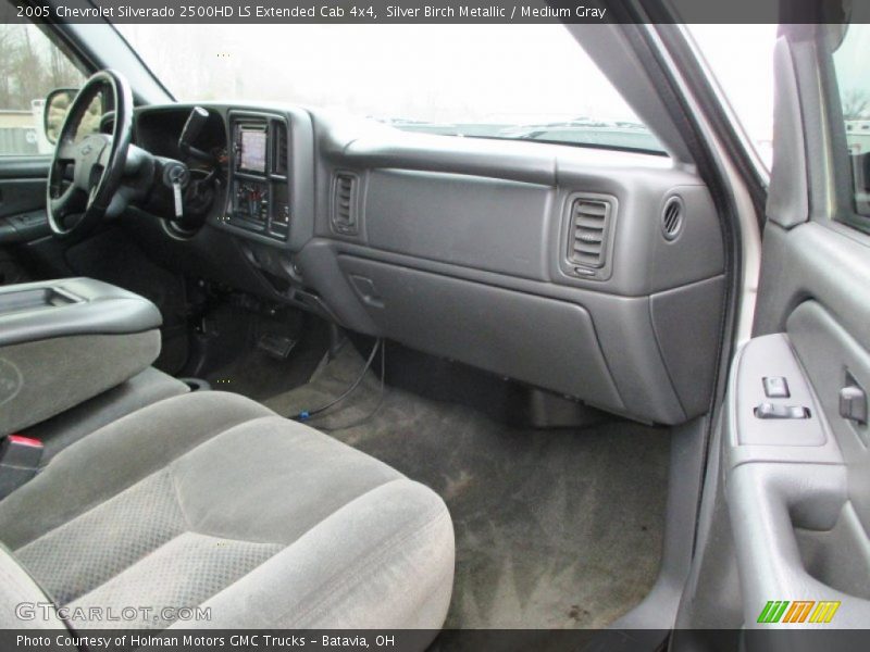  2005 Silverado 2500HD LS Extended Cab 4x4 Medium Gray Interior