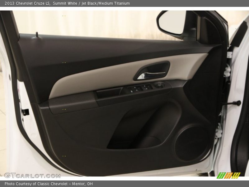 Summit White / Jet Black/Medium Titanium 2013 Chevrolet Cruze LS
