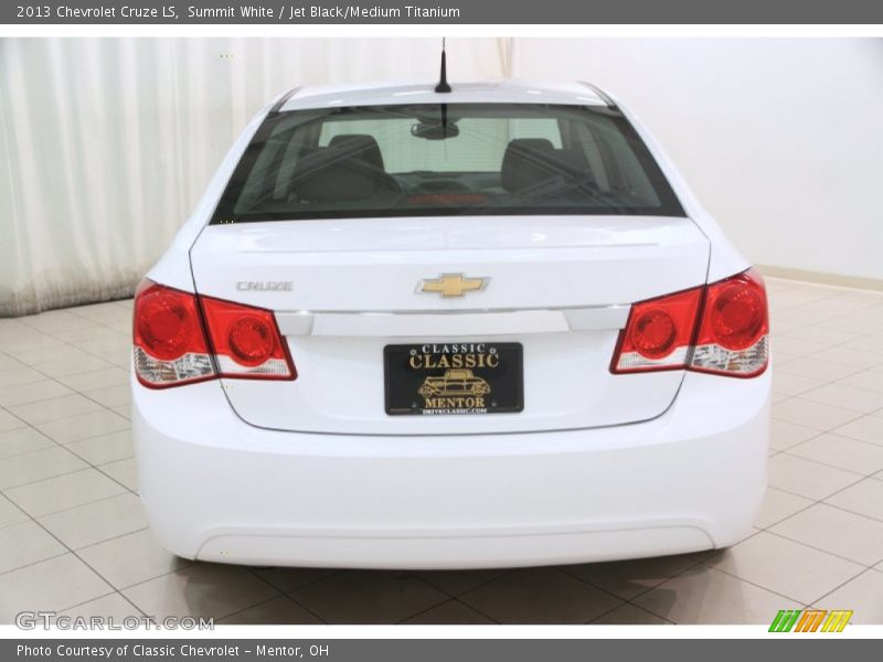 Summit White / Jet Black/Medium Titanium 2013 Chevrolet Cruze LS