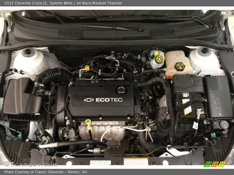 Summit White / Jet Black/Medium Titanium 2013 Chevrolet Cruze LS