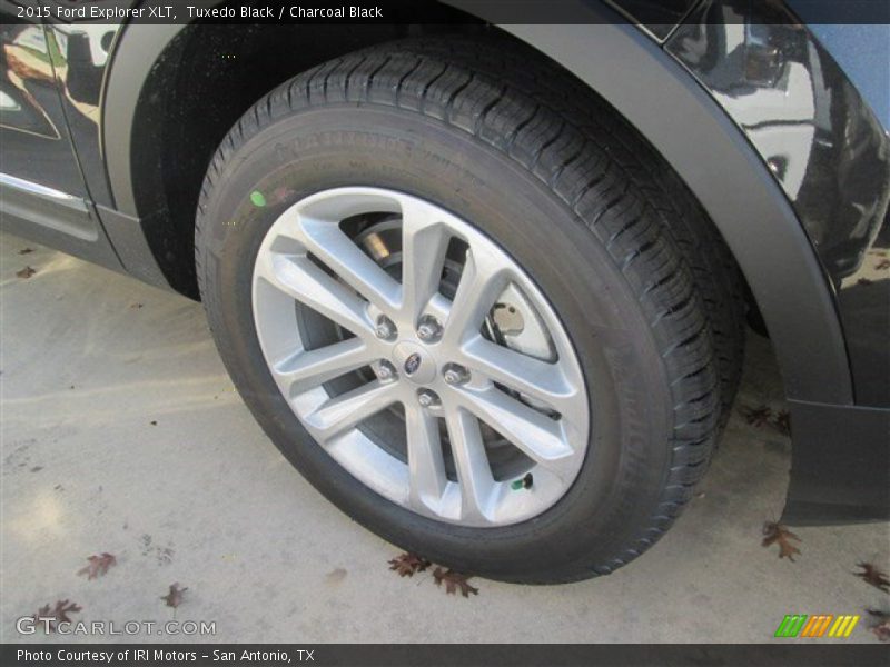 Tuxedo Black / Charcoal Black 2015 Ford Explorer XLT