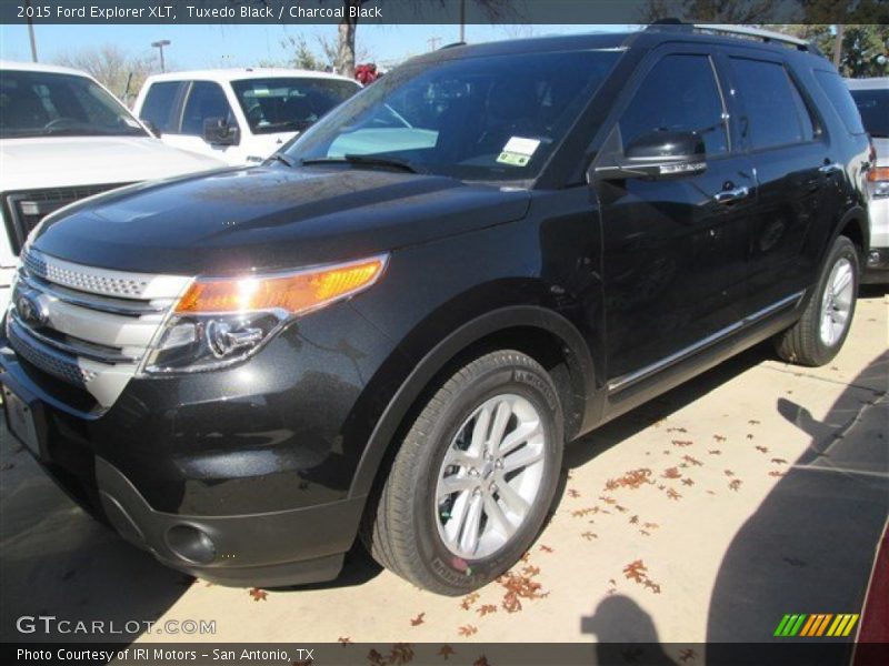 Tuxedo Black / Charcoal Black 2015 Ford Explorer XLT