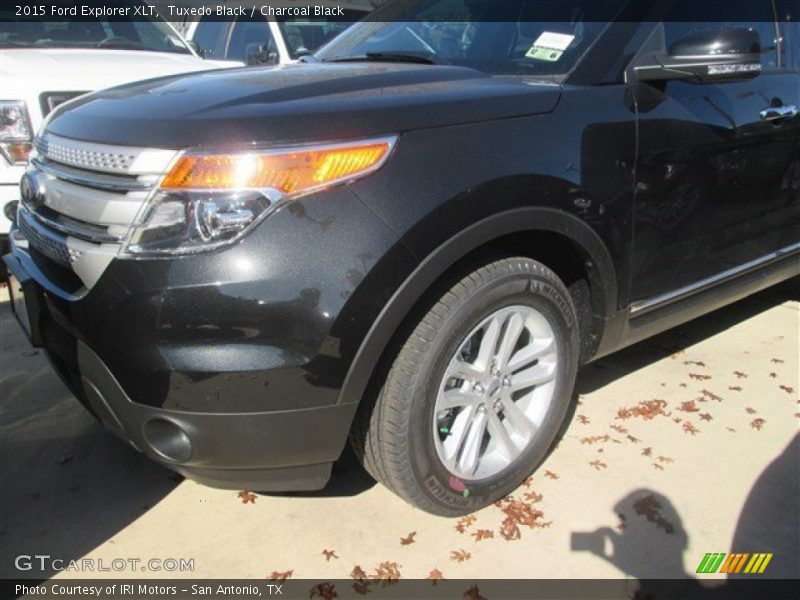 Tuxedo Black / Charcoal Black 2015 Ford Explorer XLT