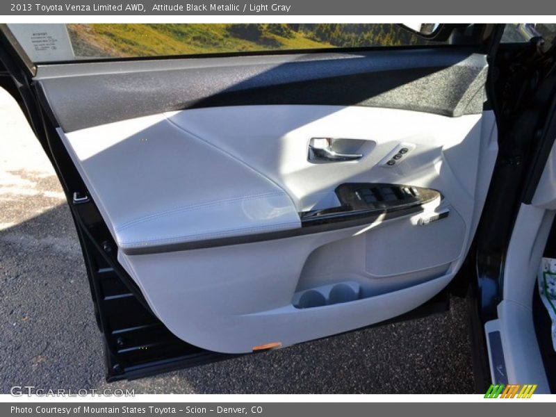 Attitude Black Metallic / Light Gray 2013 Toyota Venza Limited AWD