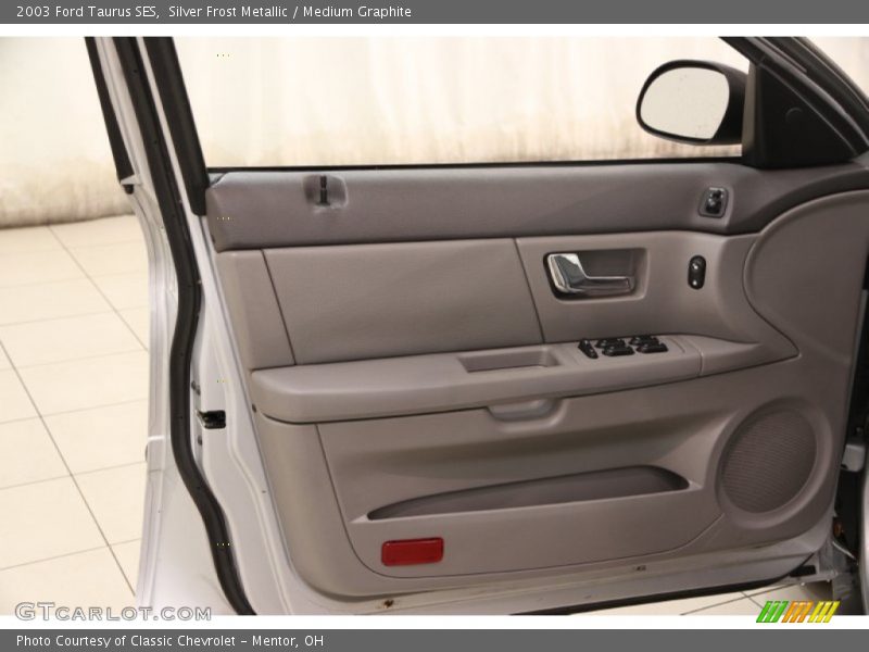 Silver Frost Metallic / Medium Graphite 2003 Ford Taurus SES
