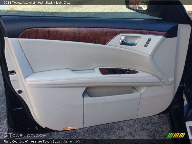 Black / Light Gray 2011 Toyota Avalon Limited